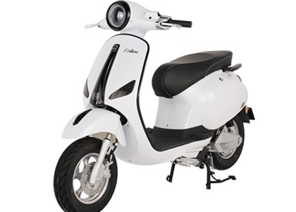 Xe điện sạc bao lâu thì đầy? Hướng dẫn cách sạc an toàn