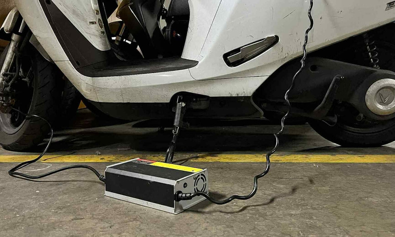 sac-xe-dien-dung-cach-1